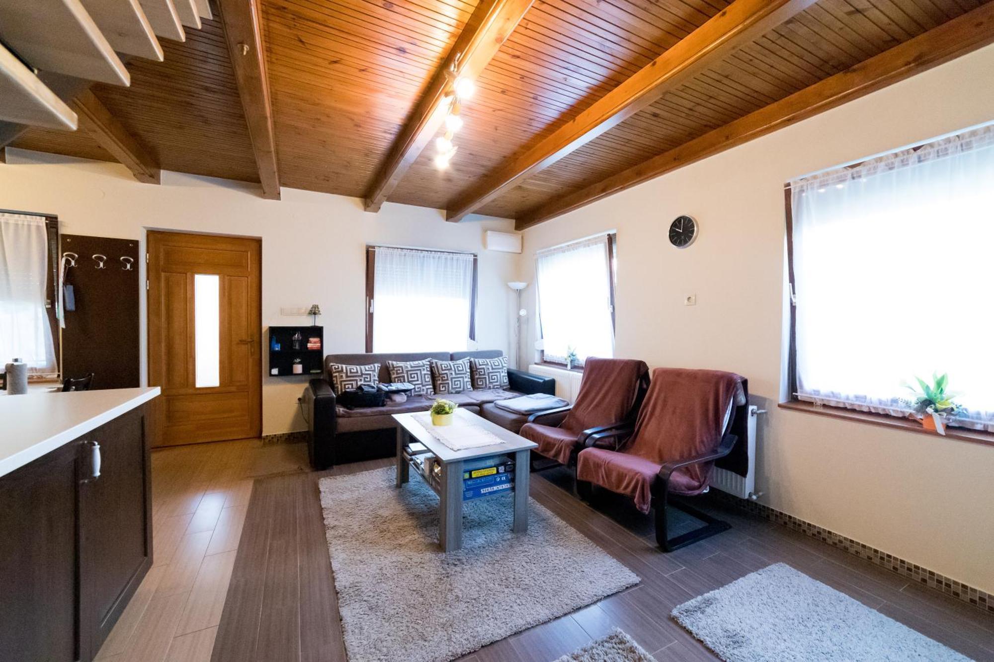 Kevikincses Vendeghaz Holiday home Turkeve